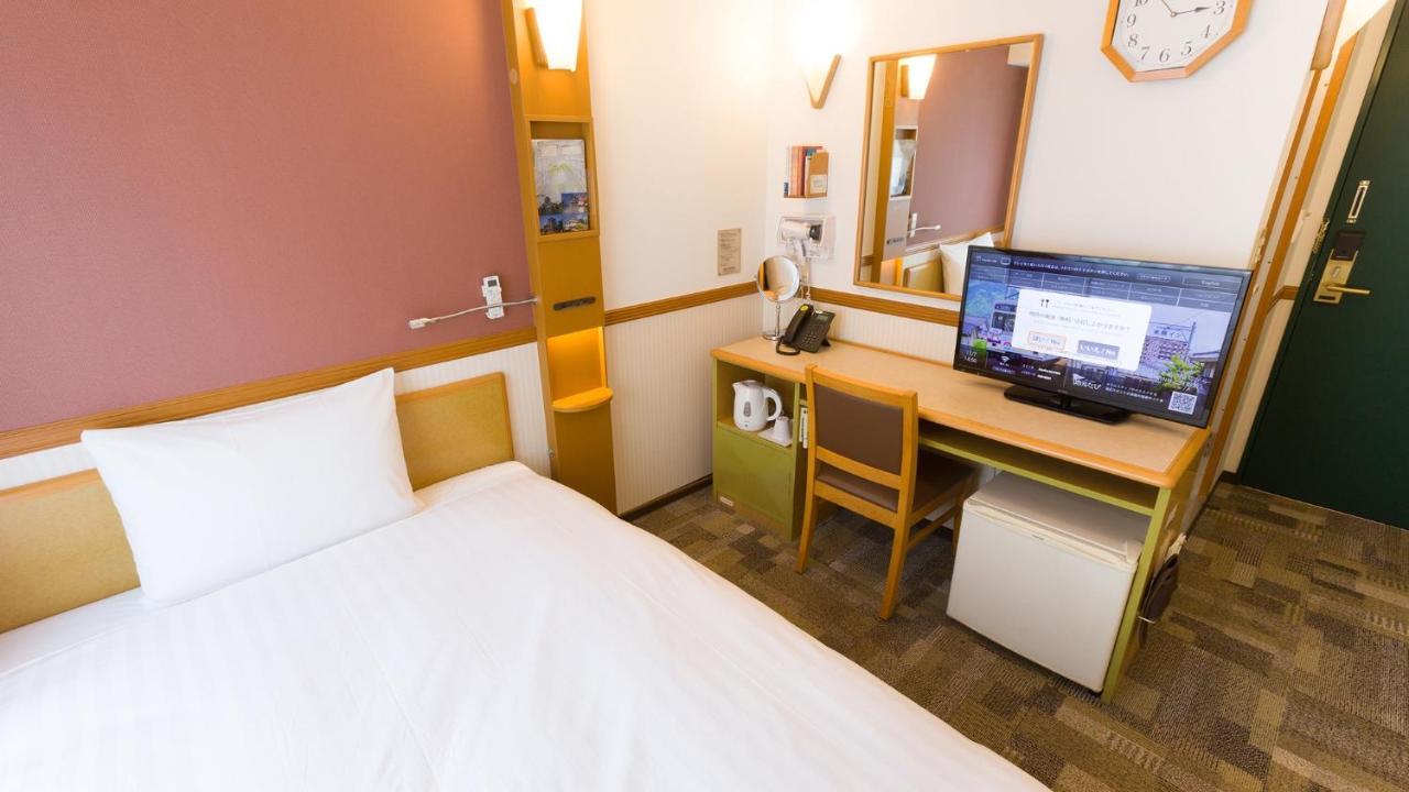 Toyoko Inn Kanazawa-Eki Higashi-Guchi Esterno foto